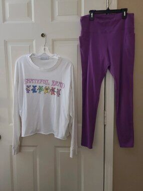 Grateful Dead Long Sleeve Tshirt & Felina Leggings